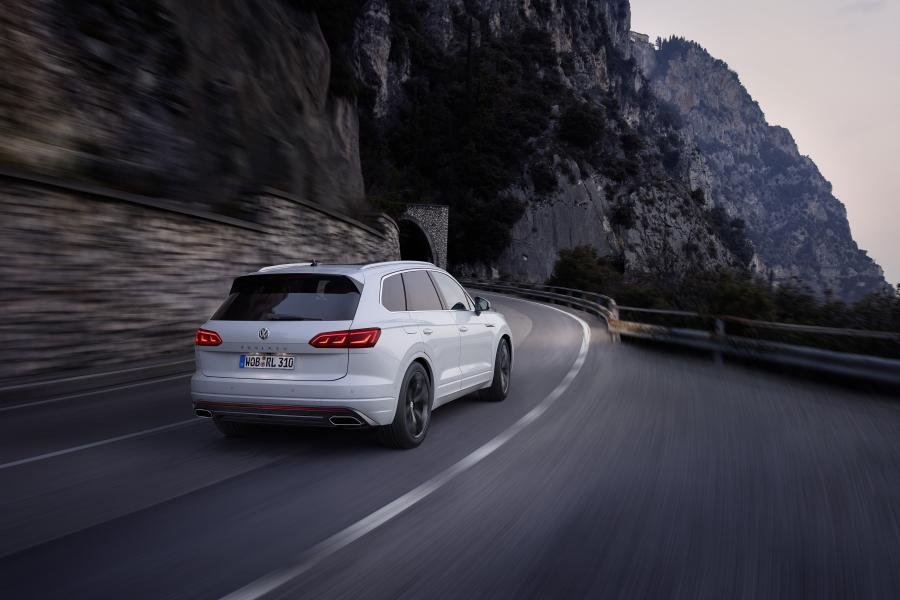  Volkswagen Touareg V6 TDI R-Line 2018 года  (WW) (фото 25 из 41)